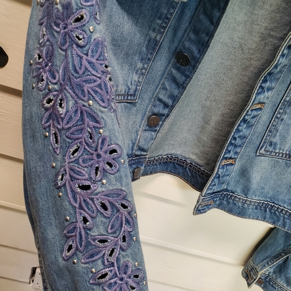 Calvin Klein Jeans Jacket with Embroidery on Sleeves Size L Good Condition - Picture 2 of 6